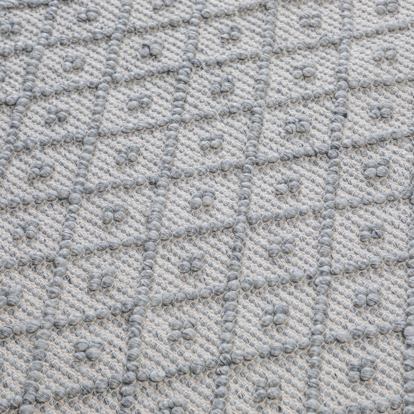 Millow - Handcrafted Area Rug